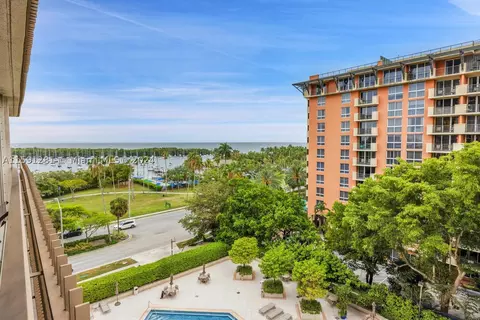 2901 S Bayshore Dr #7D, Coconut Grove, FL 33133