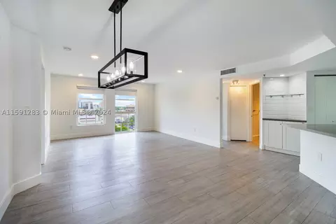 2351 Douglas Rd #1007, Miami, FL 33145