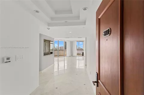 2000 Island Blvd #2001, Aventura, FL 33160