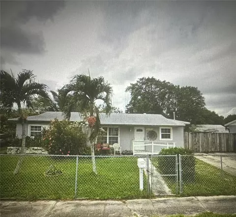 20420 NW 45th Ave, Miami Gardens, FL 33055