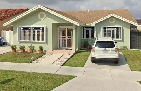 2050 SW 137th Ct, Miami, FL 33175