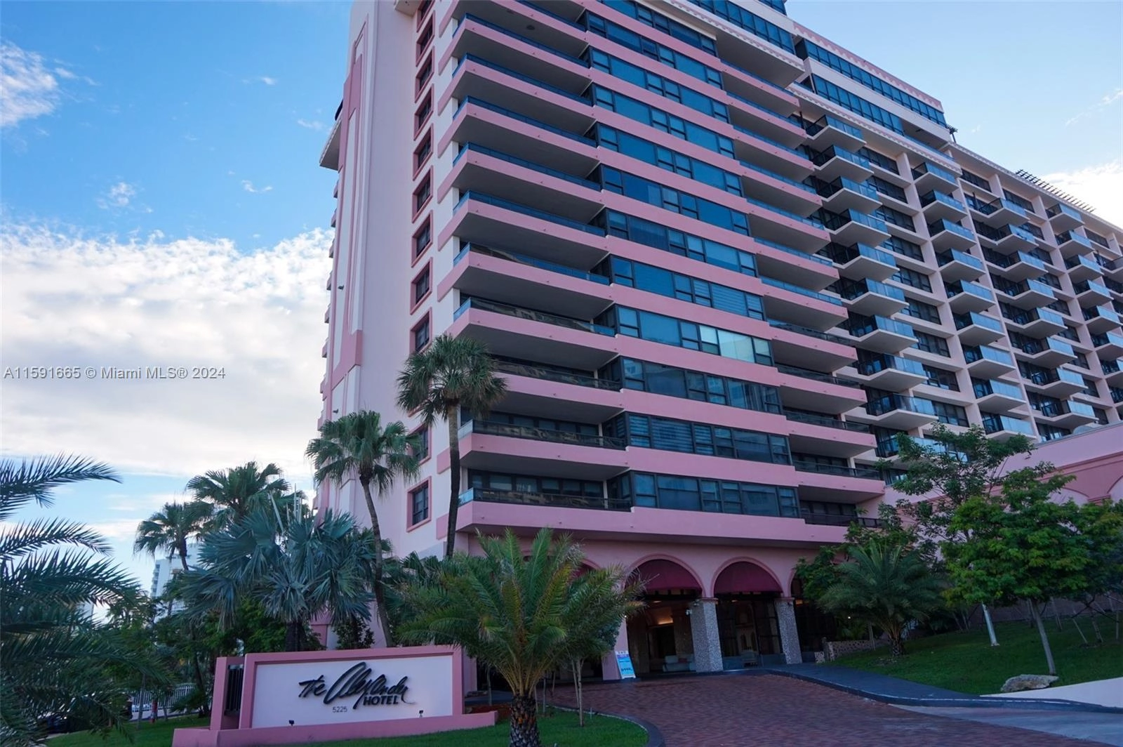 5225 Collins Ave Unit 1507