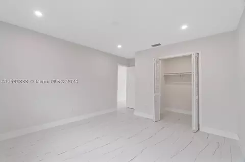 161 E 44th St, Hialeah, FL 33013 photo 11