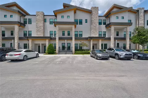 10473 NW 82nd St #6, Doral, FL 33178