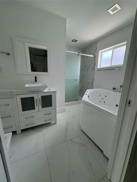 6586 W 22nd Ct, Hialeah, FL 33016 photo 17