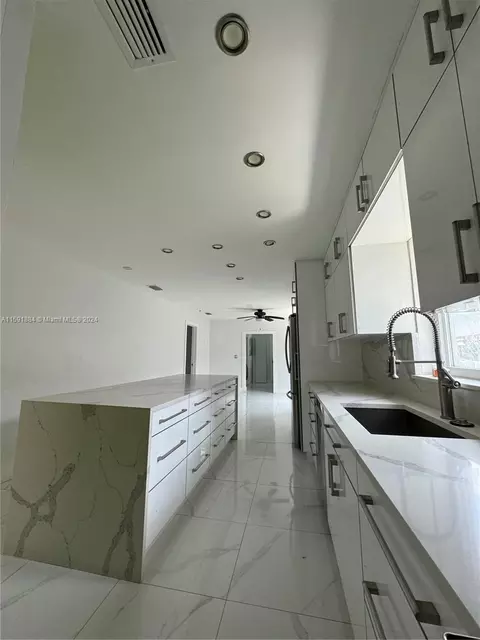 6586 W 22nd Ct, Hialeah, FL 33016 photo 10