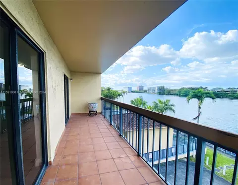 5249 NW 7th St #219, Miami, FL 33126