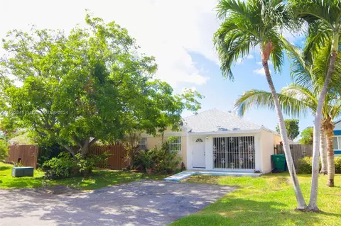 10340 SW 207th St, Cutler Bay, FL 33189