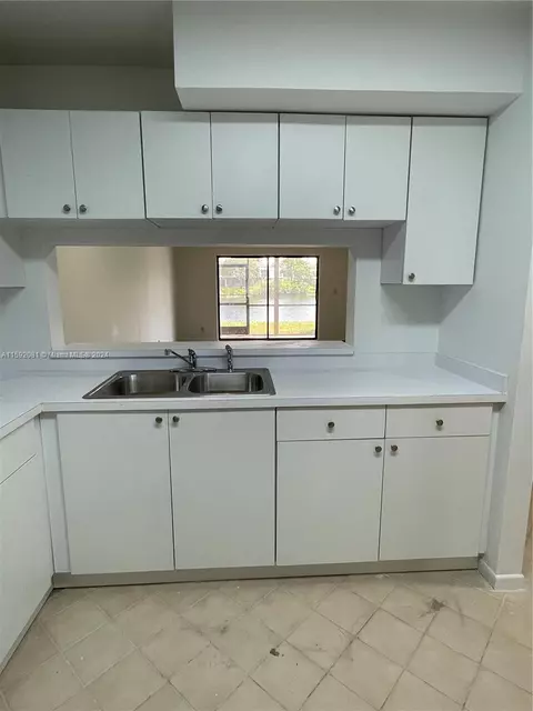 6575 W Oakland Park Blvd #110, Lauderhill, FL 33313