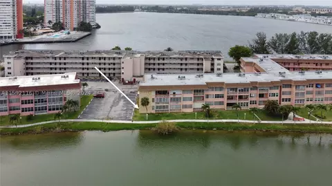 18707 NE 14th Ave #526, Miami, FL 33179