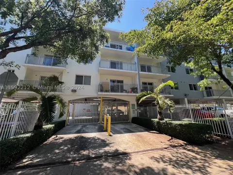 502 SW 18th Ave #205, Miami, FL 33135