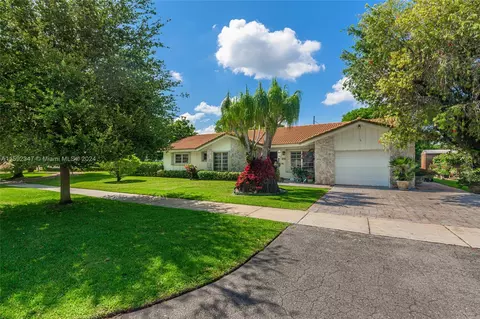 8350 SW 83rd St, Miami, FL 33143