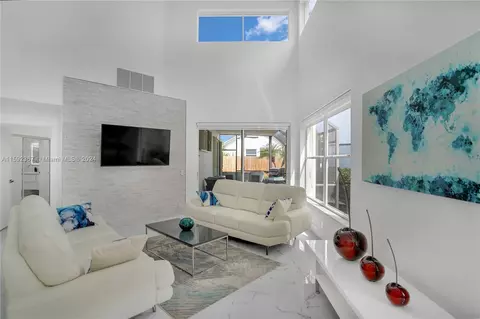 6672 NW 25th Ct, Boca Raton, FL 33496