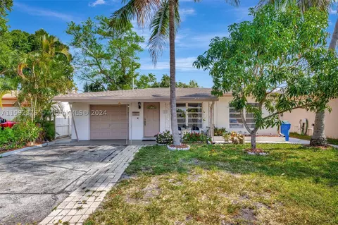 251 NE 41st St, Oakland Park, FL 33334