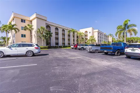 3231 Holiday Springs Blvd #409, Margate, FL 33063