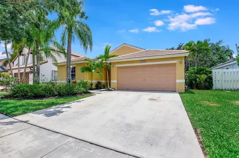 14352 NW 14th Ct, Pembroke Pines, FL 33028