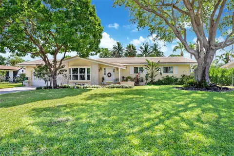 15645 SW 77th Ave, Palmetto Bay, FL 33157