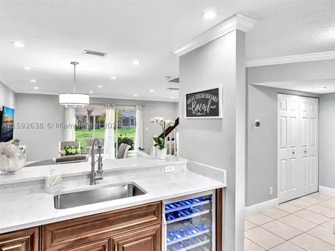 20847 NW 1st St, Pembroke Pines, FL 33029