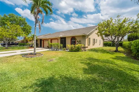 9668 NW 76th Ct, Tamarac, FL 33321
