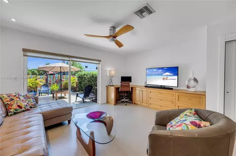 450 SE 7th St #273, Dania Beach, FL 33004