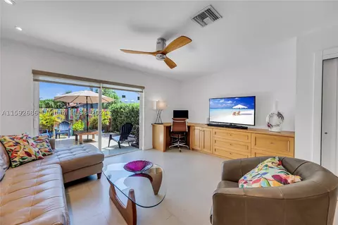 450 SE 7th St #273, Dania Beach, FL 33004
