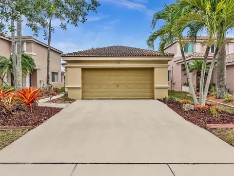 467 Silver Palm Way, Weston, FL 33327