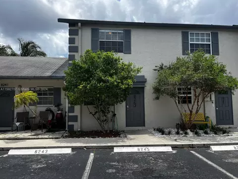 8243 Fairway Rd, Sunrise, FL 33351
