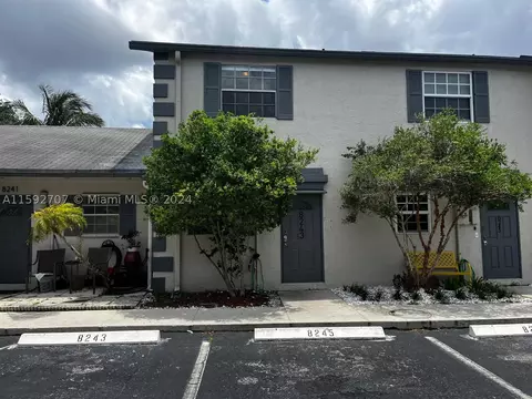 8243 Fairway Rd, Sunrise, FL 33351