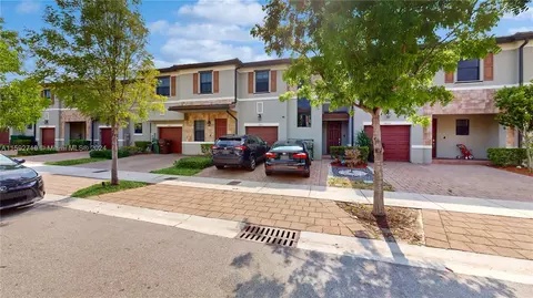 10017 W 32nd Ln, Hialeah, FL 33018