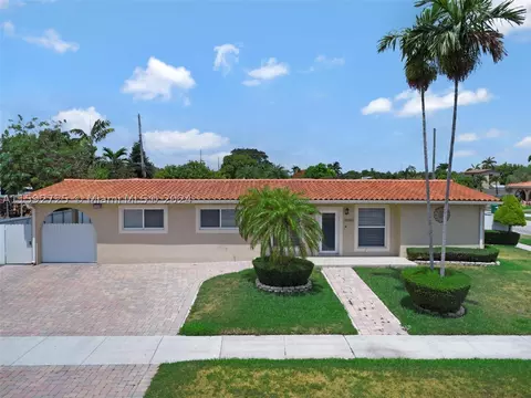 5590 W 6th Ave, Hialeah, FL 33012