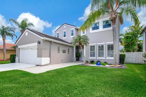 589 Carrington Dr, Weston, FL 33326