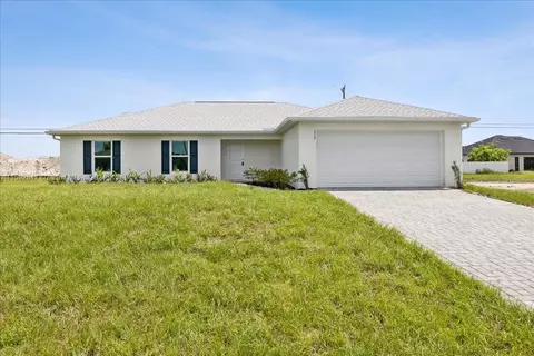312 NE 16th Ter, Cape Coral, FL 33909