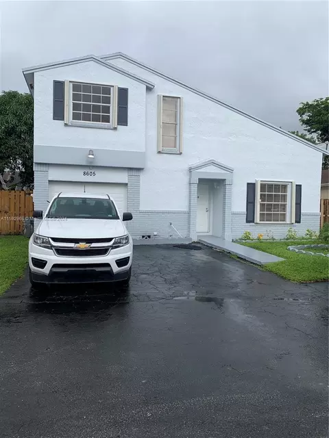 8605 NW 192nd Ter, Hialeah, FL 33015