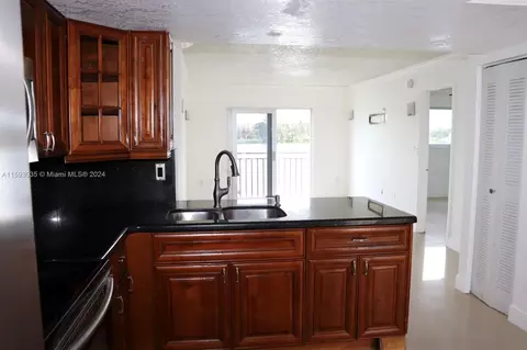 9915 W Okeechobee Rd #2-201, Hialeah Gardens, FL 33016