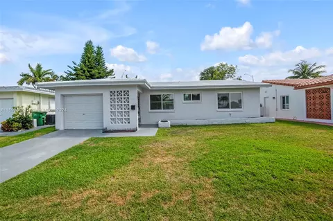 4209 NW 49th Dr, Tamarac, FL 33319