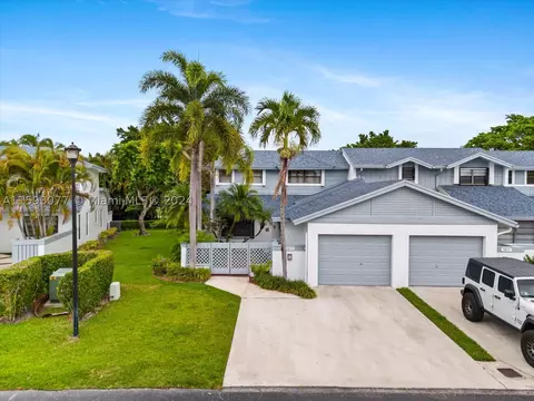 9859 NW 52nd Ln, Doral, FL 33178