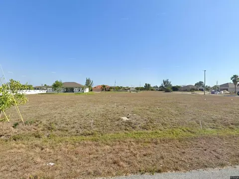 422 NW 9th Ter, Cape Coral, FL 33993
