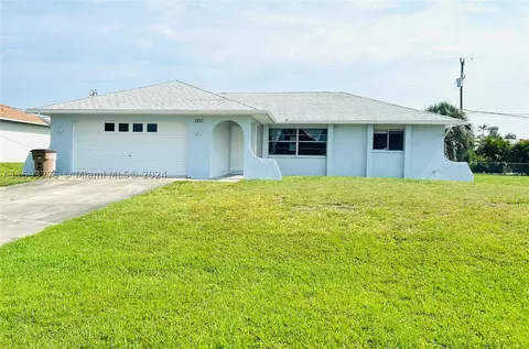 1211 SW 10 St, Cape Coral, FL 33991