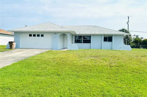 1211 SW 10 St, Cape Coral, FL 33991