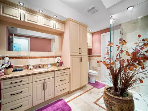 Bath - 451 Hardee Rd, Coral Gables, FL 33146 photo 3 of 5