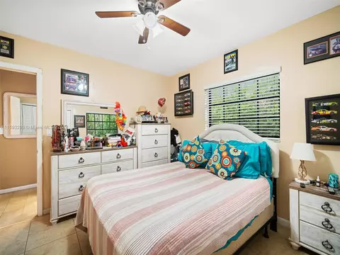 Bedroom - 451 Hardee Rd, Coral Gables, FL 33146 photo 2 of 6