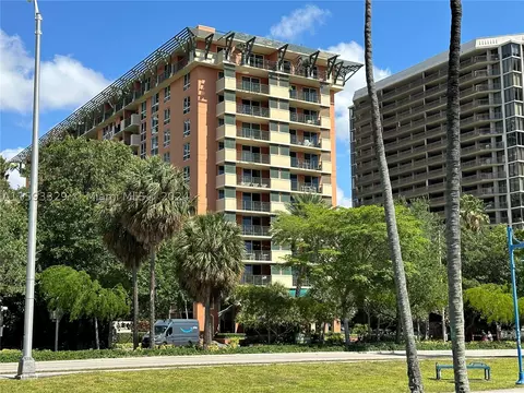 2951 S Bayshore Dr #206, Miami, FL 33133