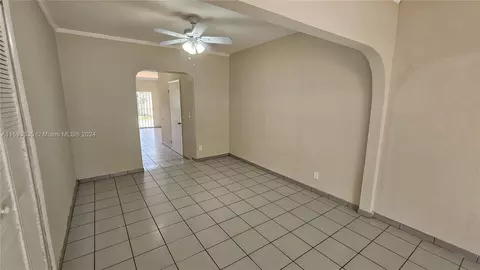 350 E 54th St, Hialeah, FL 33013 photo 18