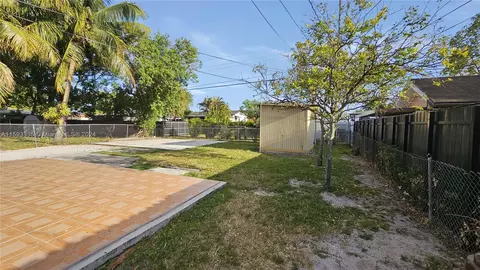 350 E 54th St, Hialeah, FL 33013 photo 5