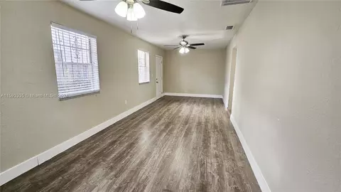 350 E 54th St, Hialeah, FL 33013 photo 16