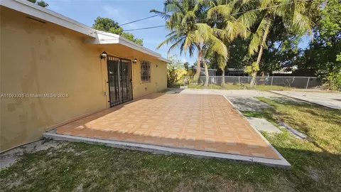 350 E 54th St, Hialeah, FL 33013 photo 6