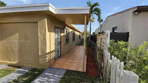 350 E 54th St, Hialeah, FL 33013 photo 3