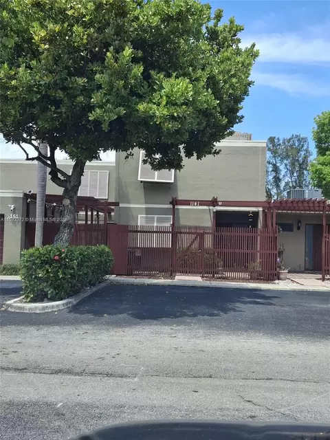 1141 W Fairway Rd, Pembroke Pines, FL 33026
