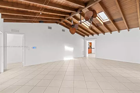 443 Daroco Ave, Coral Gables, FL 33146 photo 4