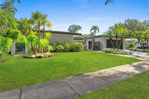 443 Daroco Ave, Coral Gables, FL 33146 photo 2